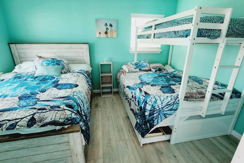 Acapulco - Upstairs Beachview Beauty 50 Steps To A Private Beach! Byot Holiday home Galveston